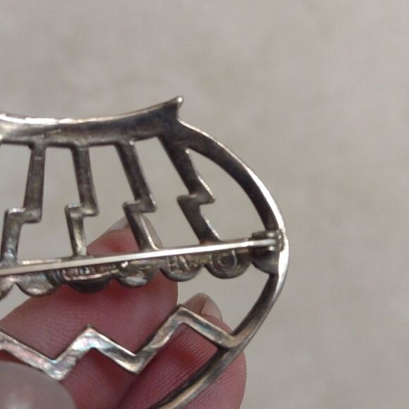 Sterling Navajo Native American pot pin - Picture 2 of 5